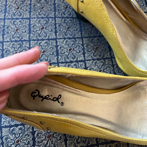 Used yellow Qupid kitten heels. Size 9. - Picture 2 of 5